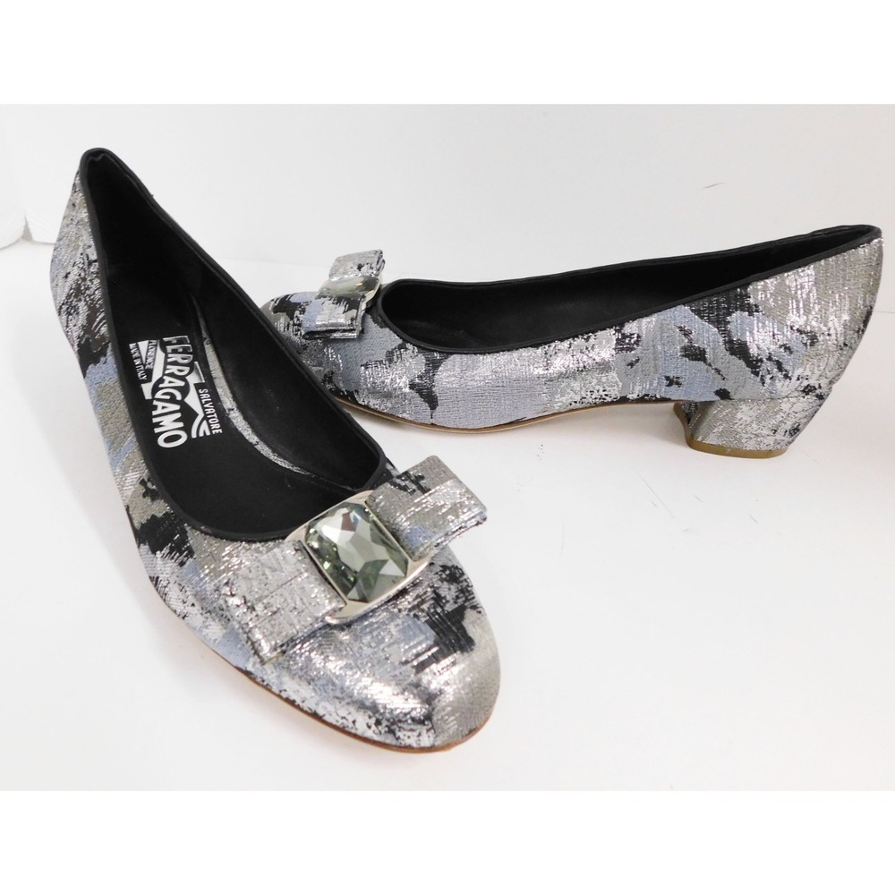 Salvatore Ferragamo Silver Multi Jeweled Bow Pumps 7B - Picture 1 of 6